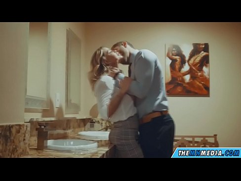 ❤️ Când o blondă cu sânii mari te seduce într-o toaletă publică at us ro.hentaizm.ru ﹏